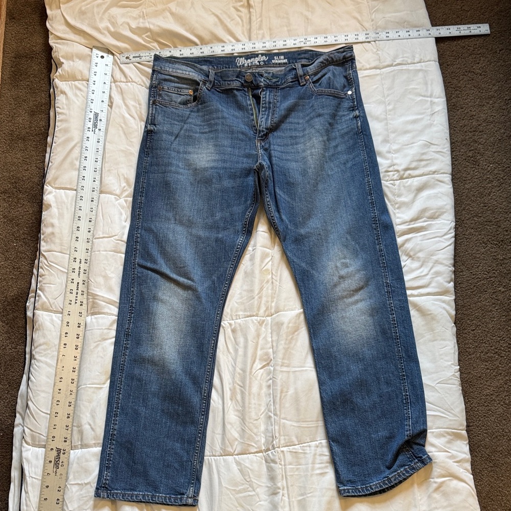 Wrangler Men's Classic Blue Denim Jeans